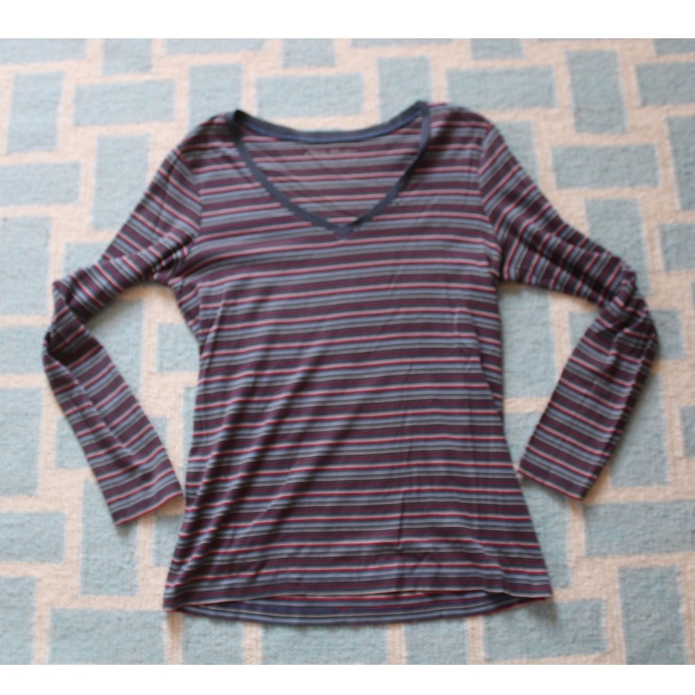 Eddie Bauer L Blue Red Striped Long Sleeve V-Neck Knit Top